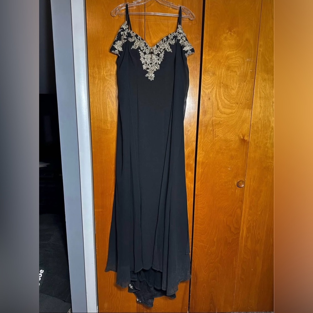 Black & gold formal dress M